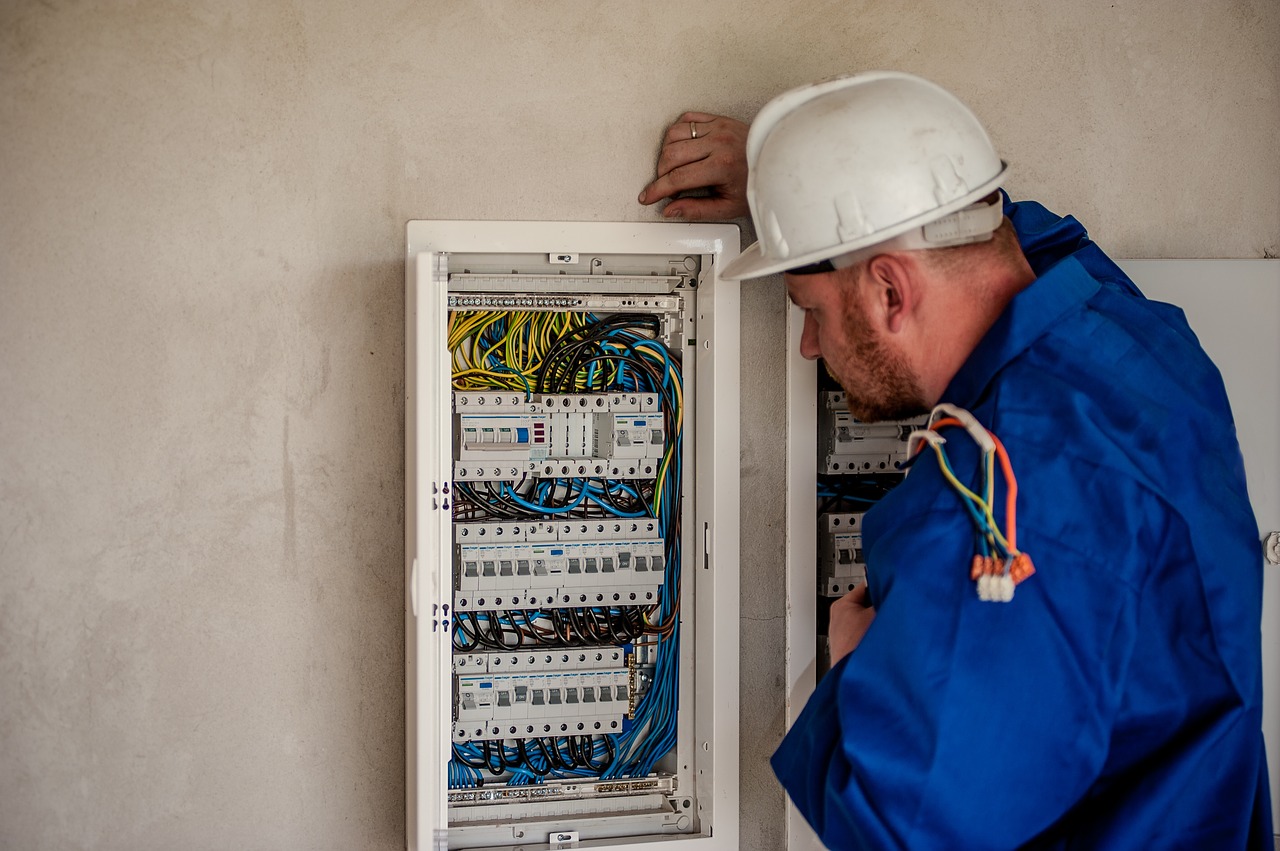 Jak se počítá u elektro revize cena